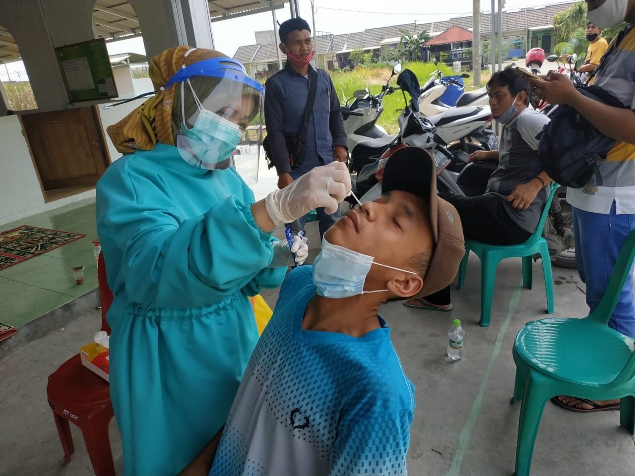 Warga Baru Pulang Mudik Lebaran Di Sweb Antigen Warga Baru Pulang Mudik Lebaran Di Sweb Antigen
