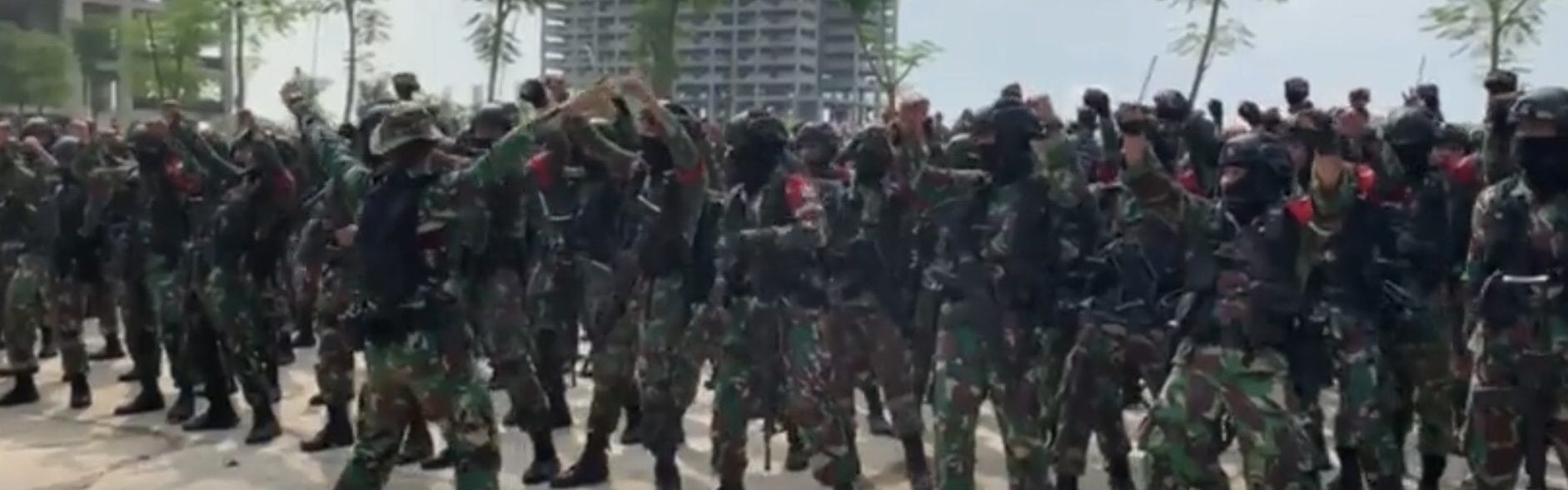 Kodam Jaya Menggelar Latihan Uji Siap Tempur di Meikarta Kodam Jaya Menggelar Latihan Uji Siap Tempur di Meikarta