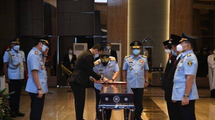 Menkumham melantik 20 Orang Komisi Banding Merek dan Paten Menkumham melantik 20 Orang Komisi Banding Merek dan Paten