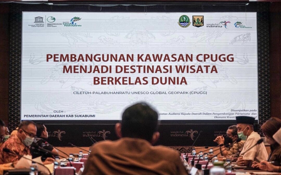 Kemenparekraf Kolabor-Aksi Bersama Bupati dan Walikota Kemenparekraf Kolabor-Aksi Bersama Bupati dan Walikota