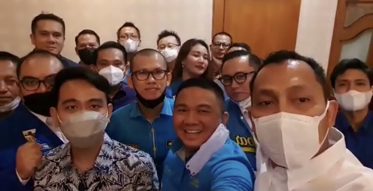 Demi Persatuan Pemuda, Gibran di Dorong menjadi Ketum KNPI Demi Persatuan Pemuda, Gibran di Dorong menjadi Ketum KNPI