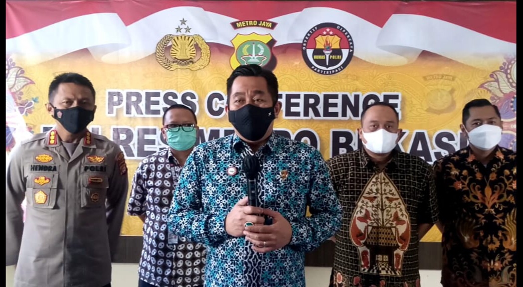 Kapolres Metro Bekasi Akan Panggil Saksi Soal Kasus Bansos Kapolres Metro Bekasi Akan Panggil Saksi Soal Kasus Bansos