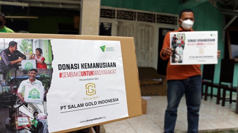 PT Salam Gold Indonesia Gandeng Dompet Dhuafa Salurkan Paket Sembako PT Salam Gold Indonesia Gandeng Dompet Dhuafa Salurkan Paket Sembako
