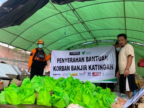 Aksi DMC di September Hijau: Distribusi Paket Hygiene Kit hingga Aksi Bersih-bersih Aksi DMC di September Hijau: Distribusi Paket Hygiene Kit hingga Aksi Bersih-bersih