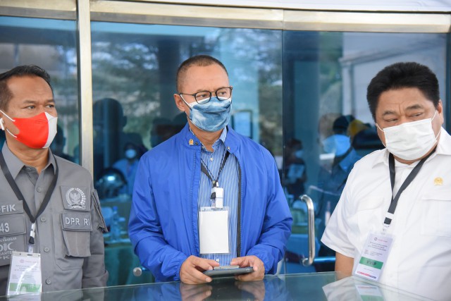 Wakil Ketua Komisi VII DPR RI, Eddy Soeparno: Over Supply Produk Semen Ini Sangat Siginifikan Wakil Ketua Komisi VII DPR RI, Eddy Soeparno: Over Supply Produk Semen Ini Sangat Siginifikan