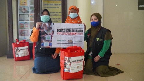 Berbagi Berkah Kesehatan Bersama Natural Farm, Dompet Dhuafa Beri Paket Nutrisi untuk Anak Yatim Berbagi Berkah Kesehatan Bersama Natural Farm, Dompet Dhuafa Beri Paket Nutrisi untuk Anak Yatim