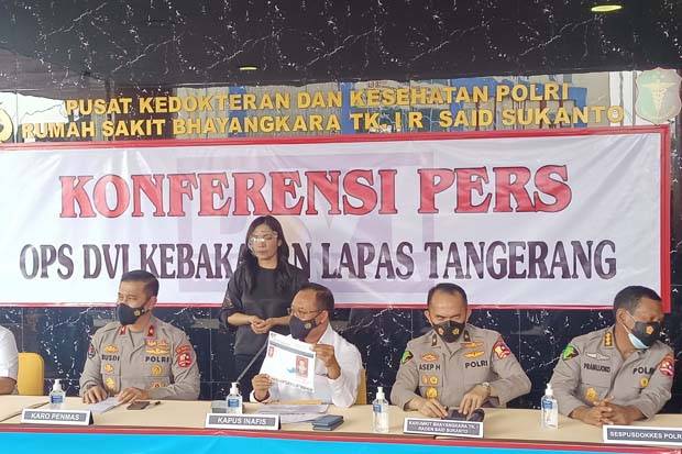 Humas Polda Metro Jaya Kumpulkan Informasi Terkait Insiden di Lapas Tangerang Humas Polda Metro Jaya Kumpulkan Informasi Terkait Insiden di Lapas Tangerang