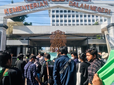 SK Wakil Bupati Disoal, Kantor Kemendagri Digoyang HMI Bekasi SK Wakil Bupati Disoal, Kantor Kemendagri Digoyang HMI Bekasi