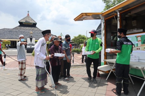 Dompet Dhuafa Tekno Salurkan Donasi Renovasi di Masjid Agung Demak Dompet Dhuafa Tekno Salurkan Donasi Renovasi di Masjid Agung Demak