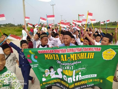Peringati Hari Santri Nasional 2021, MDTA Al- Mushlih Gelar Pawai Ta’aruf di Sukatani Bekasi Peringati Hari Santri Nasional 2021, MDTA Al- Mushlih Gelar Pawai Ta’aruf di Sukatani Bekasi