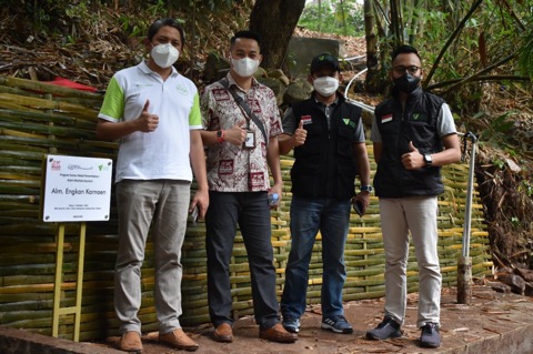 Wakaf Air Bersih, Dompet Dhuafa Alirkan Manfaat untuk Warga Cirebon Wakaf Air Bersih, Dompet Dhuafa Alirkan Manfaat untuk Warga Cirebon