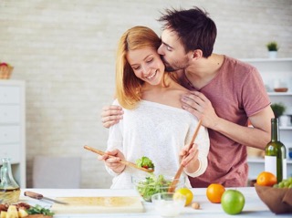 Begituan Suami Istri di Dapur, dr.Boyke: Karena Sensasinya Lebih Kuat Begituan Suami Istri di Dapur, dr.Boyke: Karena Sensasinya Lebih Kuat