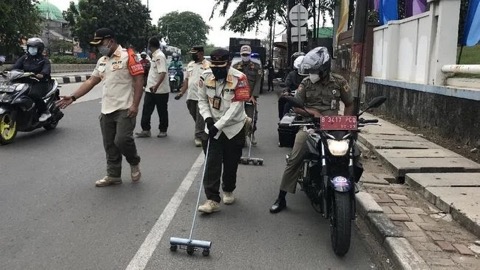 Hati-hati Banyak Ranjau Paku di Jakarta, Kini Berhasil Diamankan Satpol PP Hati-hati Banyak Ranjau Paku di Jakarta, Kini Berhasil Diamankan Satpol PP