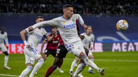 Real Madrid Berada di Puncak Klasemen Liga Spanyol Usai Mengalahkan Valencia Real Madrid Berada di Puncak Klasemen Liga Spanyol Usai Mengalahkan Valencia