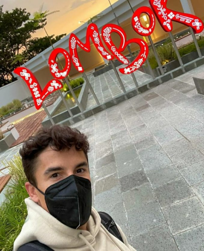 Marc Marquez Tiba di Indonesia, Langsung Foto Selfie di Lombok Marc Marquez Tiba di Indonesia, Langsung Foto Selfie di Lombok