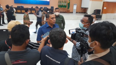 Banprov Jabar Dikritisi Kades di Bekasi, Syahrir: Kita masih Perjuangkan Banprov Jabar Dikritisi Kades di Bekasi, Syahrir: Kita masih Perjuangkan