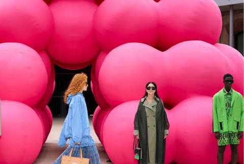 Paris Fashion Week Ramai Diperbincangkan Paris Fashion Week Ramai Diperbincangkan