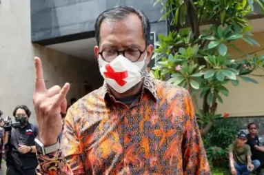 Ditetapkan Sebagai Tersangka, Haris Azhar: Saya Anggap Ini Sebuah Kehormatan Ditetapkan Sebagai Tersangka, Haris Azhar: Saya Anggap Ini Sebuah Kehormatan
