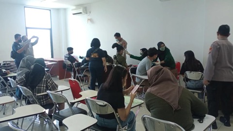 SEMMI Bekasi Genjot Vaksinasi Booster untuk Mahasiswa SEMMI Bekasi Genjot Vaksinasi Booster untuk Mahasiswa