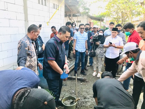 Hasil Reses Syahrir, Aspirasi Warga Sukawangi Bekasi Terwujud Miliki Sumur Air Bersih Hasil Reses Syahrir, Aspirasi Warga Sukawangi Bekasi Terwujud Miliki Sumur Air Bersih