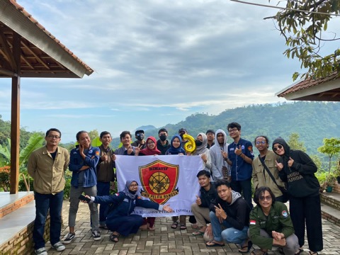 Peringati Hari Jadi ke-6, Mahasiswa Himatif UPB Rayakan Milad di Puncak Sempur Peringati Hari Jadi ke-6, Mahasiswa Himatif UPB Rayakan Milad di Puncak Sempur