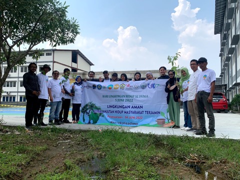Mahasiswa Universitas Pancasakti Cikarang Gelar Penanaman Pohon Mahasiswa Universitas Pancasakti Cikarang Gelar Penanaman Pohon