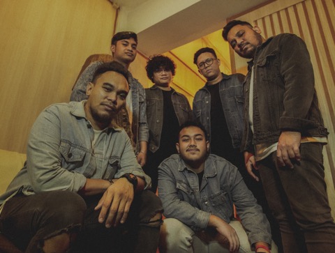 Barry Likumahuwa & The Rhythm Service Berkolaborasi Dengan Basboi Melalui ‘Move On Up’ Barry Likumahuwa & The Rhythm Service Berkolaborasi Dengan Basboi Melalui ‘Move On Up’