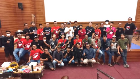 Pecinta KOI Cikarang Gelar ‘Ngopi Akbar’, Nyumarno: Pembudidaya Ikan KOI Harus Berkembang Pecinta KOI Cikarang Gelar ‘Ngopi Akbar’, Nyumarno: Pembudidaya Ikan KOI Harus Berkembang