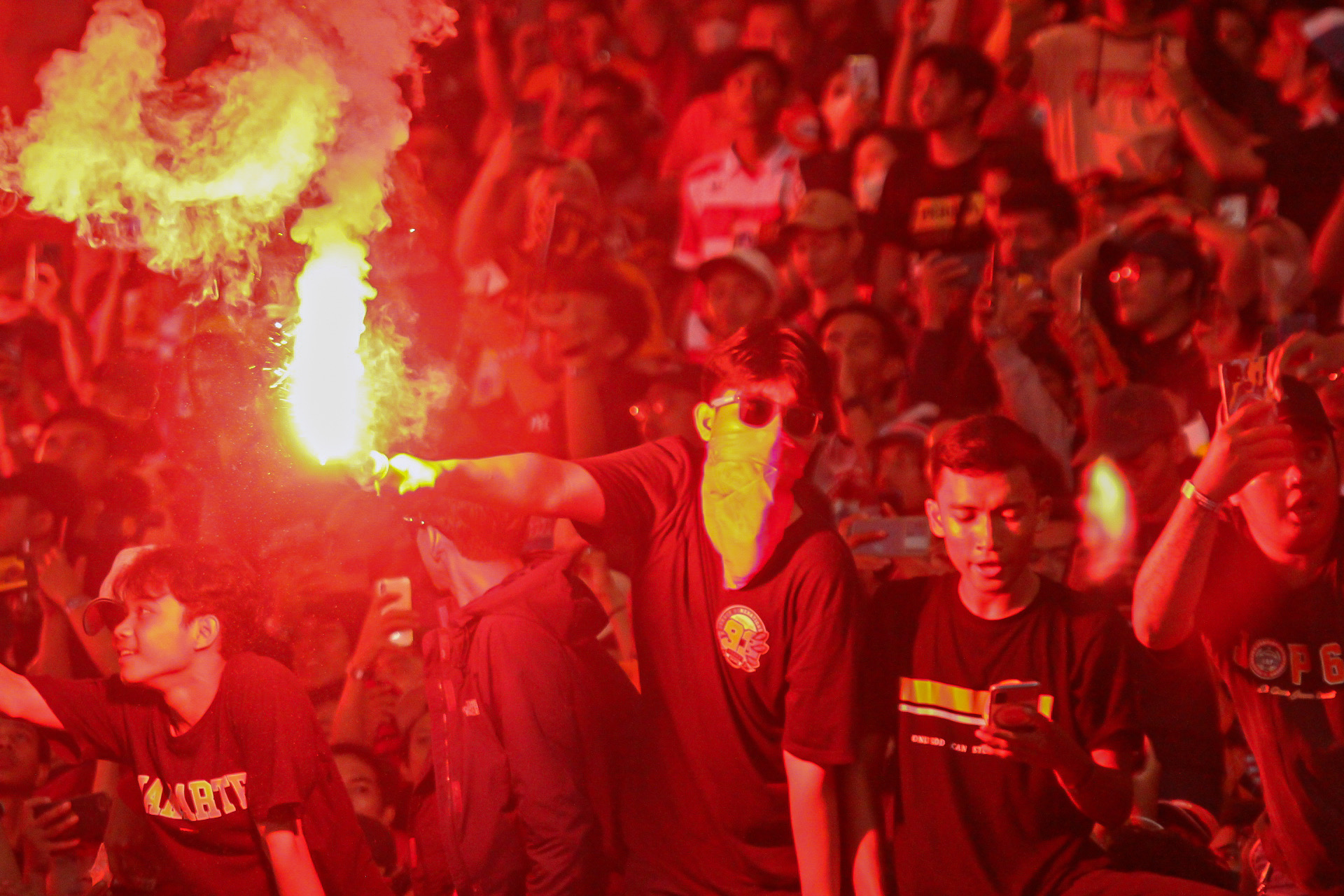 FOTO: Ribuan Suporter Jak Mania Persija Jakarta Penuhi Stadion Wibawa Mukti 2 274824B5 D238 43FB 9C6E CC943943BF2F