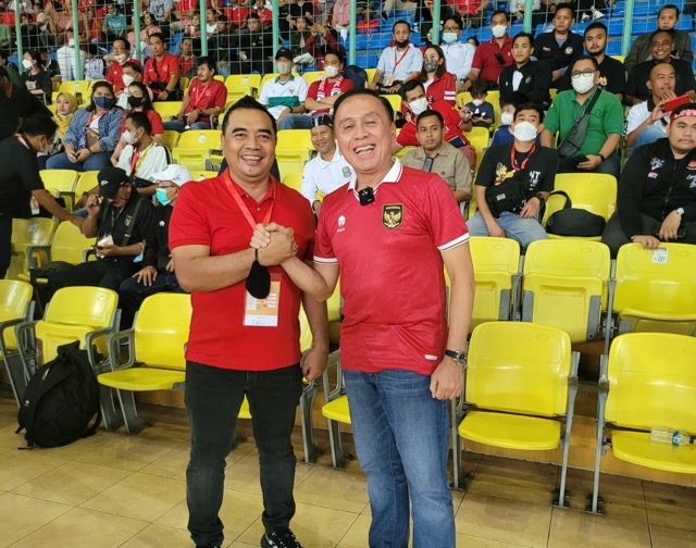 Anggota DPRD Jabar dan Ketua PSSI Nobar Timnas Indonesia Vs Thailand U-19 di Bekasi Anggota DPRD Jabar dan Ketua PSSI Nobar Timnas Indonesia Vs Thailand U-19 di Bekasi