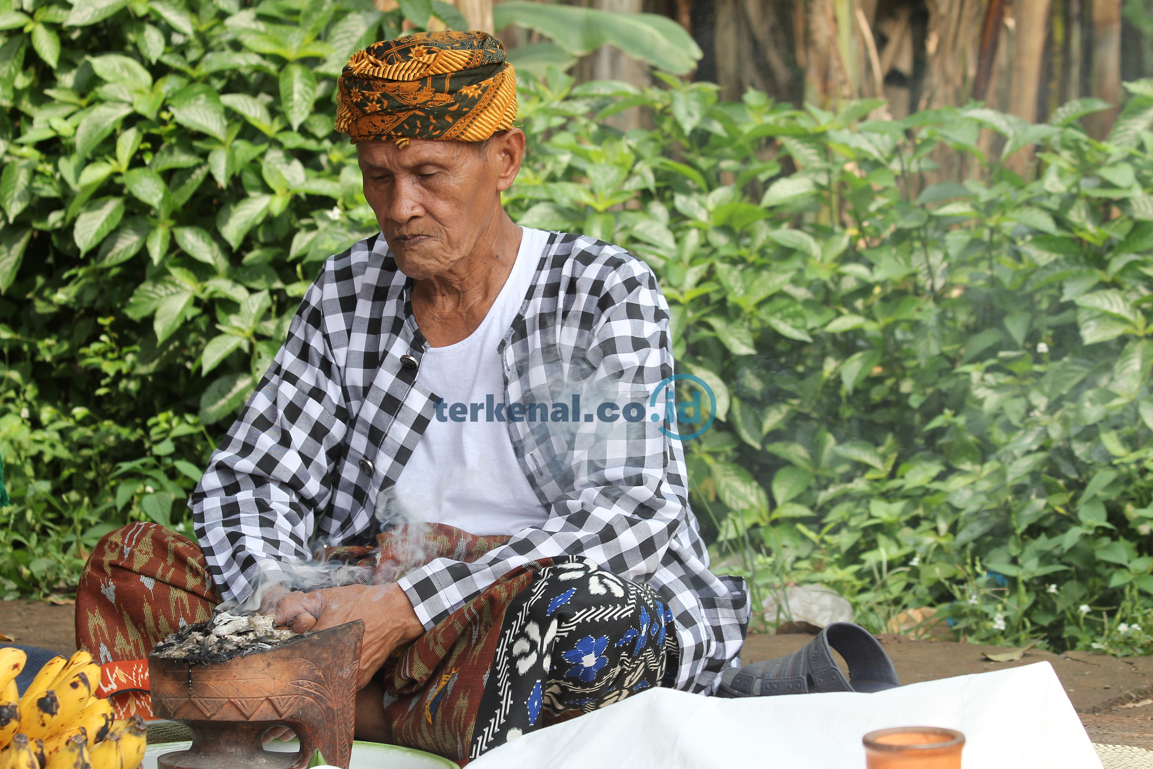 FOTO: Sosok Sepuh Olot Ambung, Penjaga Tradisi Babaritan di Kranggan Bekasi 3 B6F949F3 29EB 4169 A0FA D040F6E15285