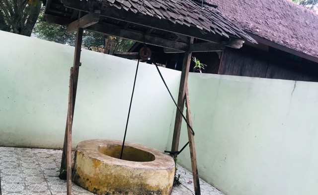 Sumur Saung Ranggon di Bekasi Konon ada 7 Bidadari Sumur Saung Ranggon di Bekasi Konon ada 7 Bidadari