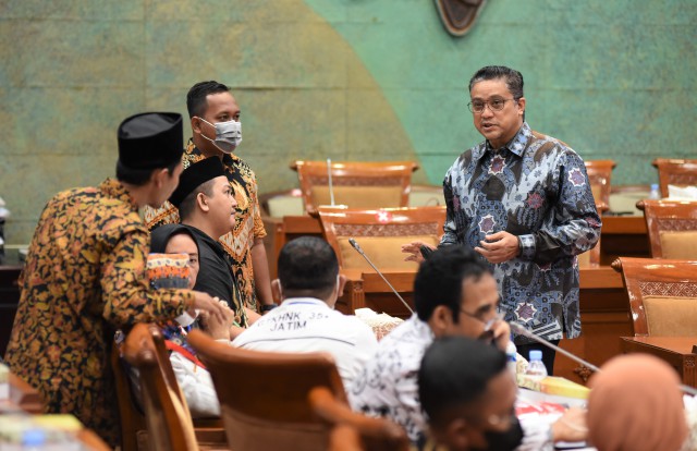 Komisi X DPR RI menerima Audiensi Para Guru Komisi X DPR RI menerima Audiensi Para Guru