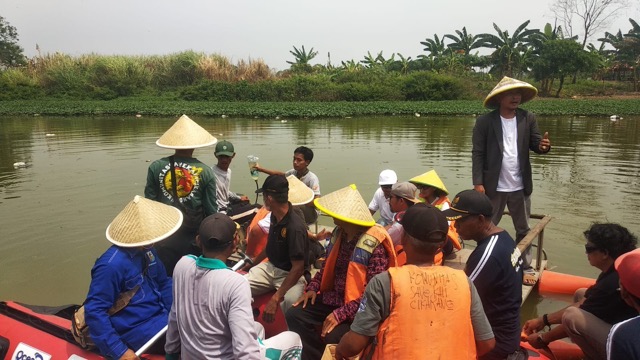 KADIN Bekasi Gandeng Pecinta Lingkungan Susur Sungai di Titik Nol KADIN Bekasi Gandeng Pecinta Lingkungan Susur Sungai di Titik Nol