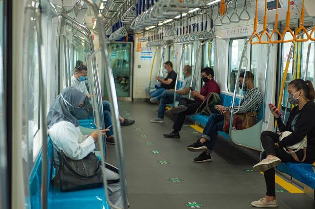 Kenaikan BBM Berdampak Jumlah Pengguna MRT Kenaikan BBM Berdampak Jumlah Pengguna MRT