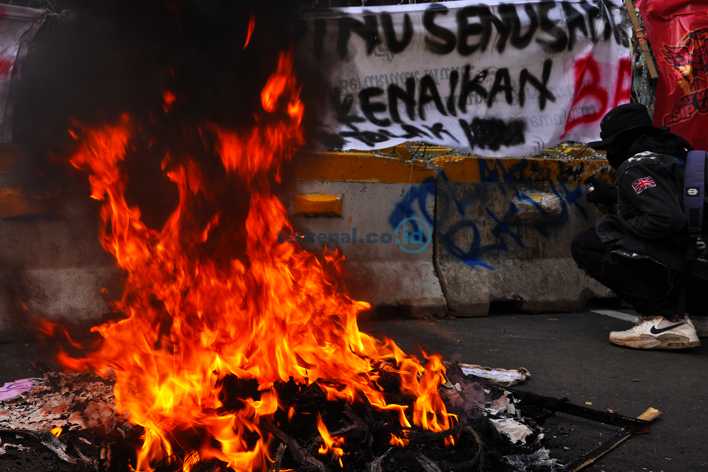 FOTO: Demo Tolak Kenaikan BBM Pelajar, Mahasiswa, Buruh Bersatu 9 415889E2 BCFE 4658 BA55 A80505BE0522