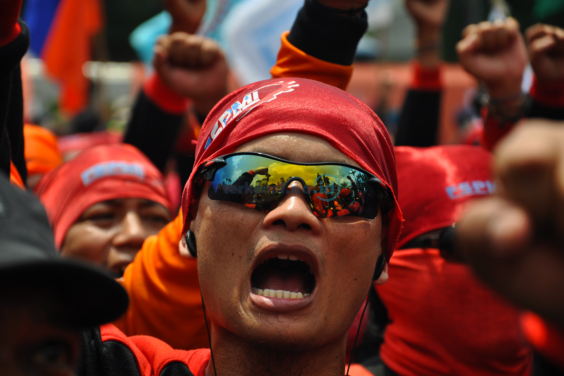 FOTO: Demo Tolak Kenaikan BBM Buruh Kepung Gedung DPR RI 5 679C11A4 4134 481C BA7F 00ABDB8EB69A