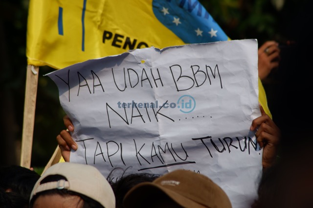 FOTO: Turunkan Harga BBM, Mahasiswa PMII Unjuk Rasa di Jakarta FOTO: Turunkan Harga BBM, Mahasiswa PMII Unjuk Rasa di Jakarta