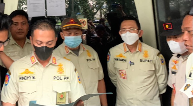Meski Ganti Nama, THM di Cikarang Berjenis Karaoke Bakal Tetap Disegel Meski Ganti Nama, THM di Cikarang Berjenis Karaoke Bakal Tetap Disegel