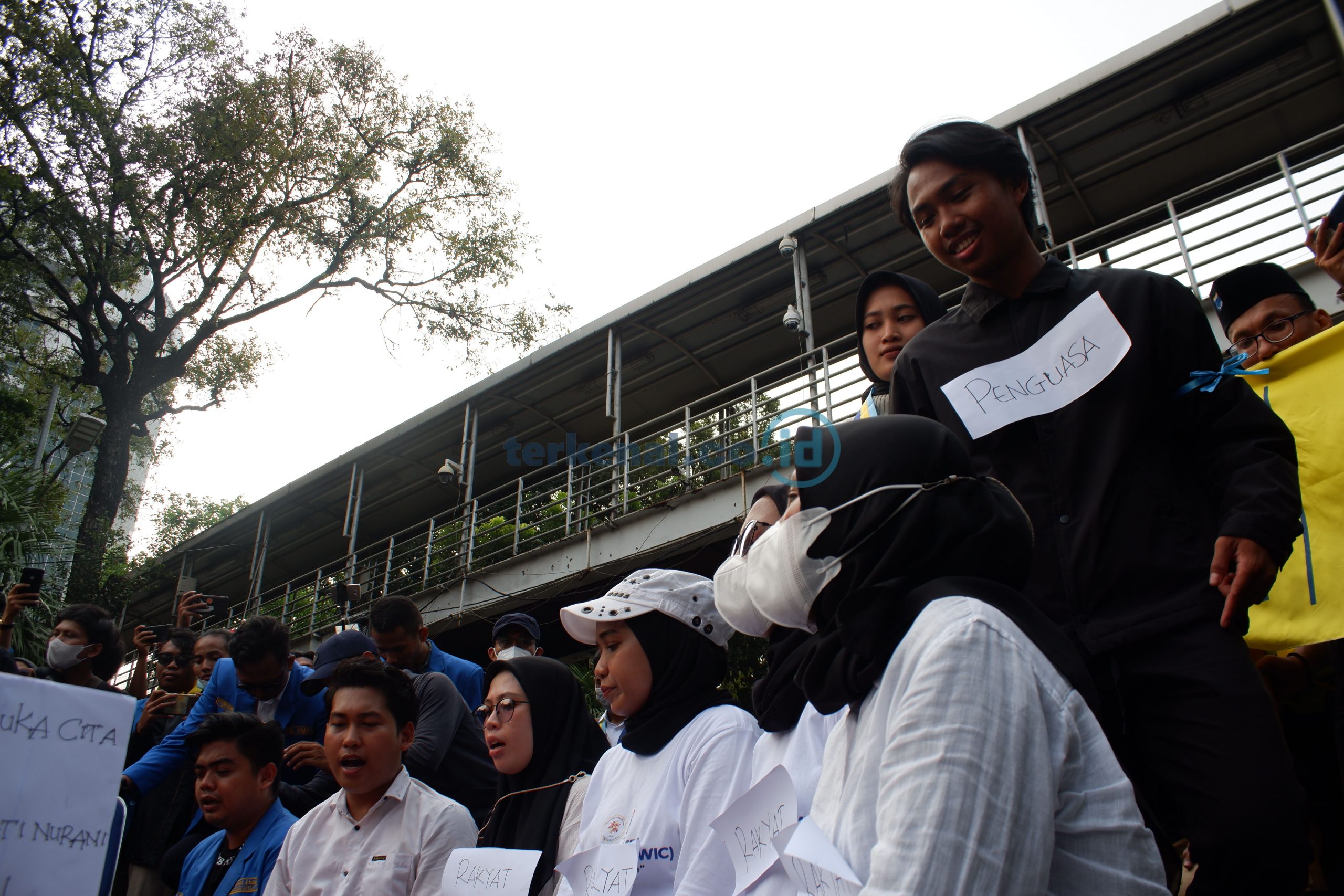FOTO: Turunkan Harga BBM, Mahasiswa PMII Unjuk Rasa di Jakarta 5 D5FC1ED5 AA1C 4C0E B4FF 9D4F175F8E28 scaled