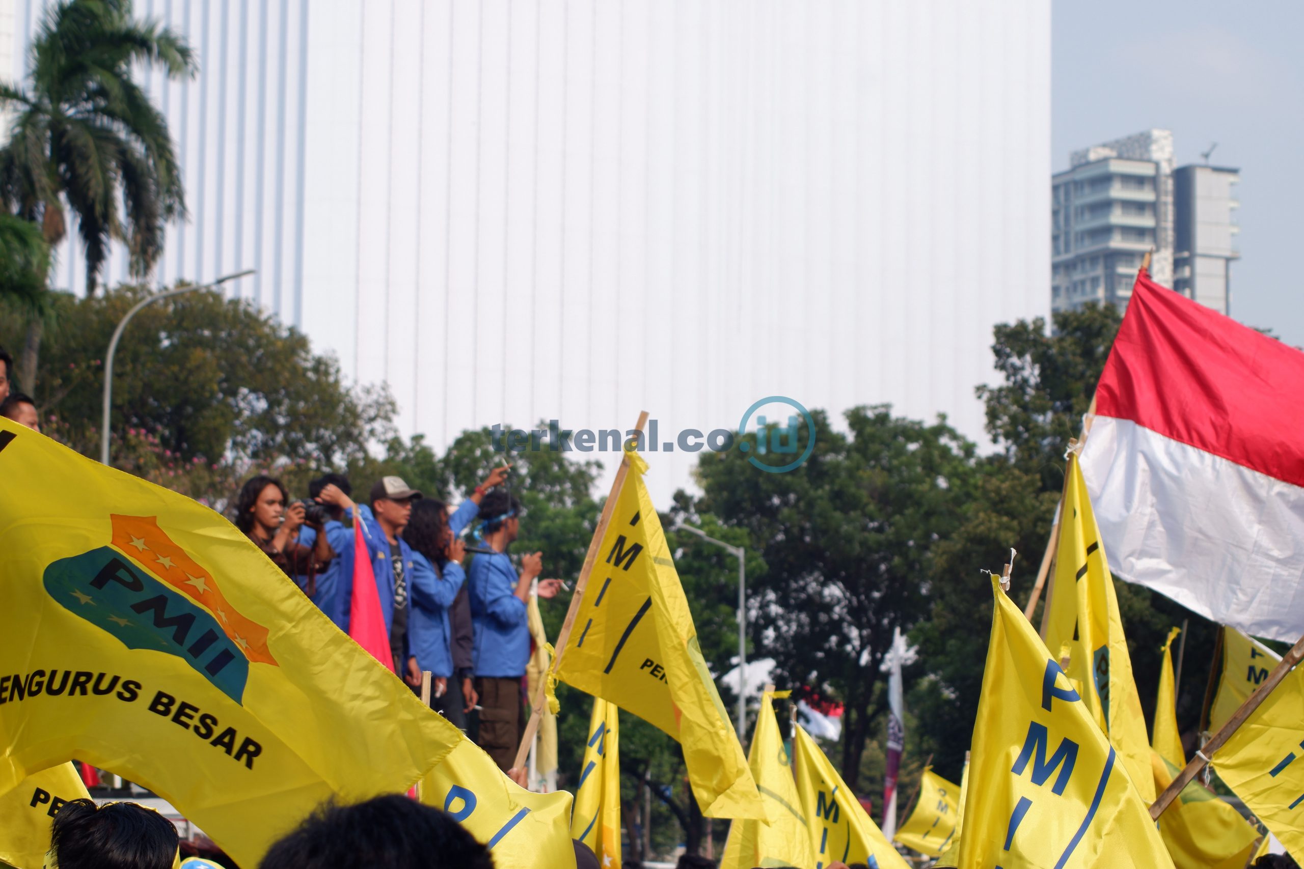 FOTO: Turunkan Harga BBM, Mahasiswa PMII Unjuk Rasa di Jakarta 1 DEA75DEC BACC 4373 8263 B40BAB27F722 scaled