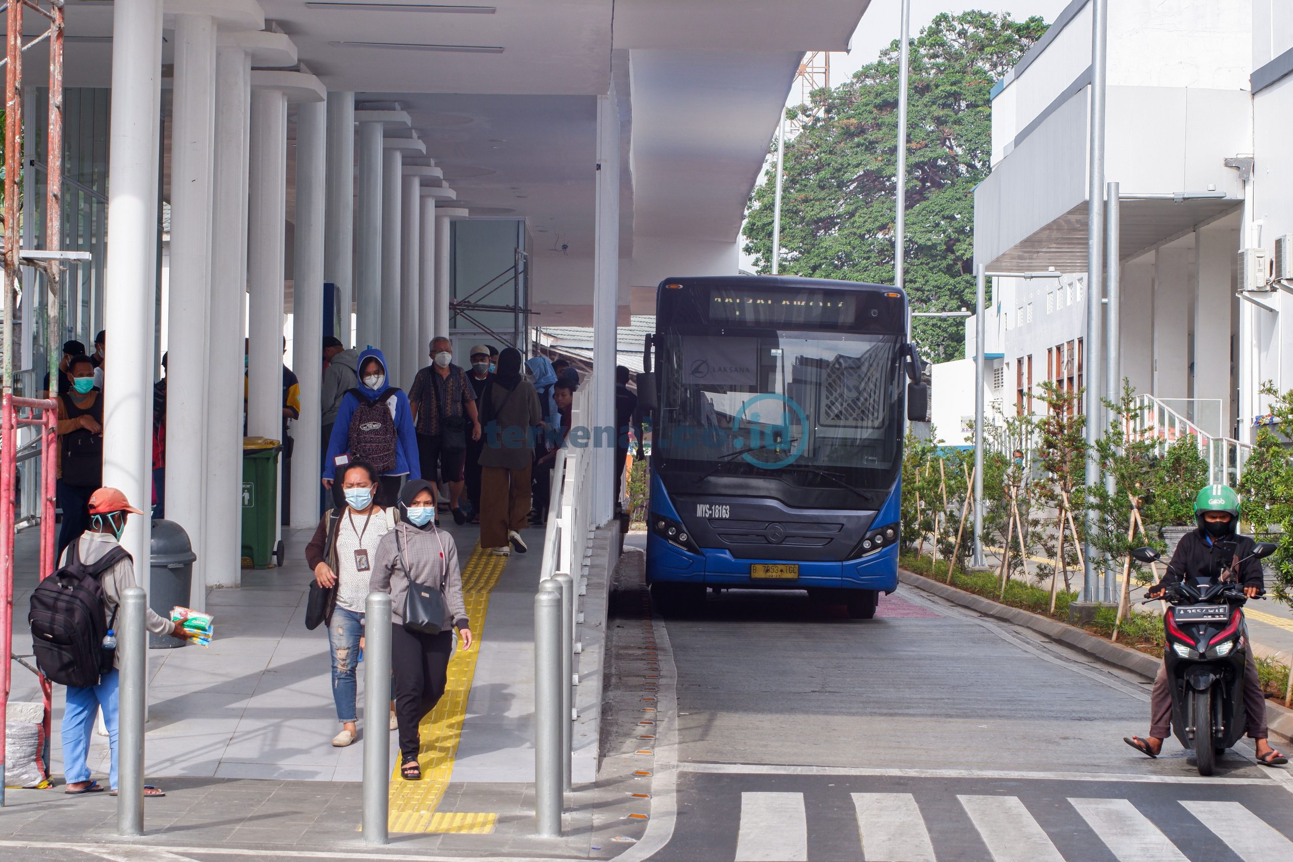 Pemprov DKI Jakarta atasi Kemacetan Dengan Uji Coba Pembagian Jam Kerja Pemprov DKI Jakarta atasi Kemacetan Dengan Uji Coba Pembagian Jam Kerja