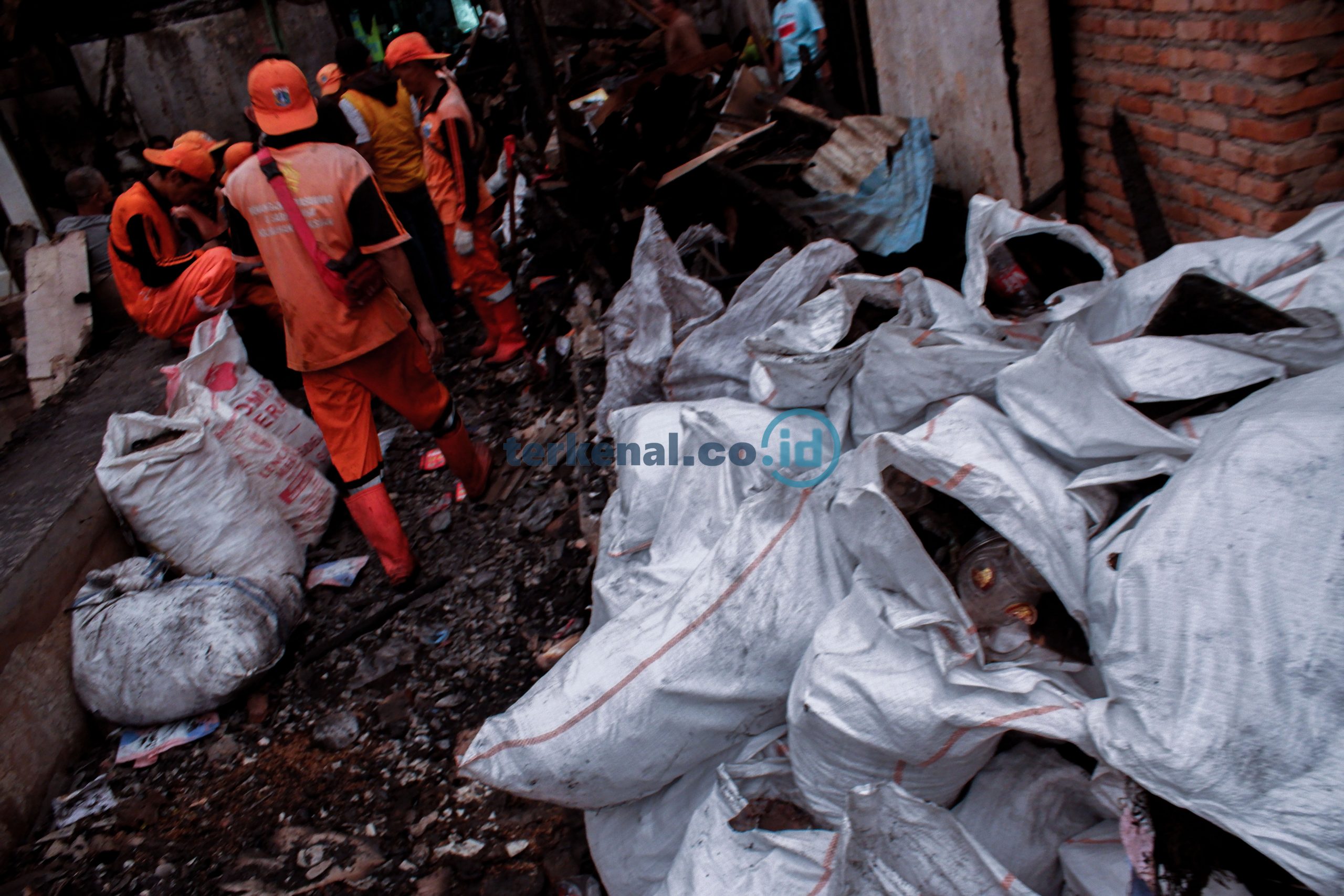FOTO: Pasca Kebakaran di Cikini Ratusan Warga Terdampak 3 Kebakaran 8 scaled