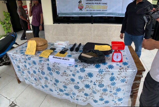 Membawa Ganja 150 gram, Juru Parkir Diciduk Polisi di Bekasi Membawa Ganja 150 gram, Juru Parkir Diciduk Polisi di Bekasi