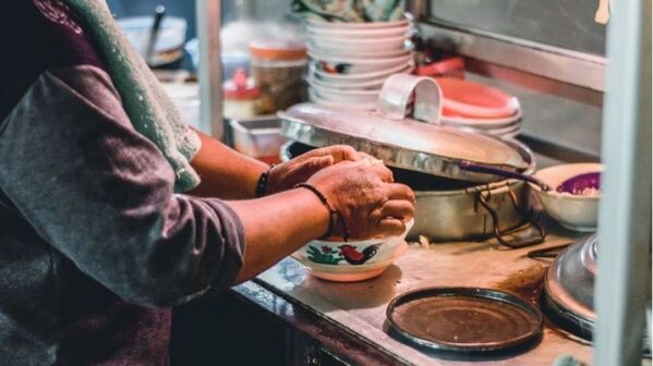 Tega Pedagang Mie Ayam Dikasih Uang Palsu Tega Pedagang Mie Ayam Dikasih Uang Palsu