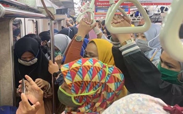 Seorang Karyawati Curhat Dugaan Pelecehan Seksual di KRL Seorang Karyawati Curhat Dugaan Pelecehan Seksual di KRL