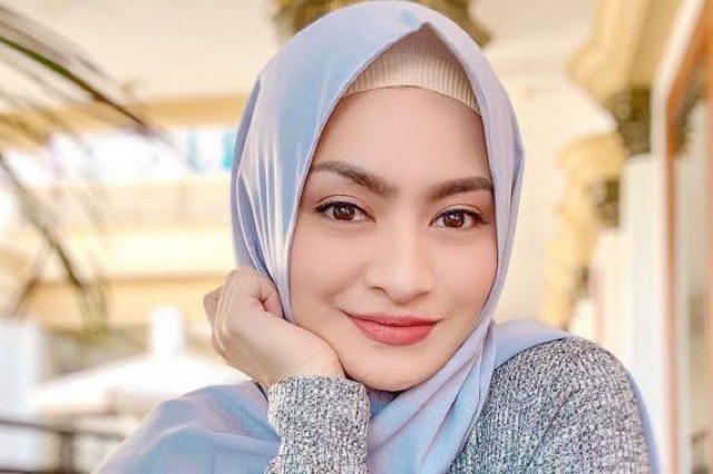 MasyaAllah! Nathalie Holscher Kurban Sapi 1 Ton MasyaAllah! Nathalie Holscher Kurban Sapi 1 Ton
