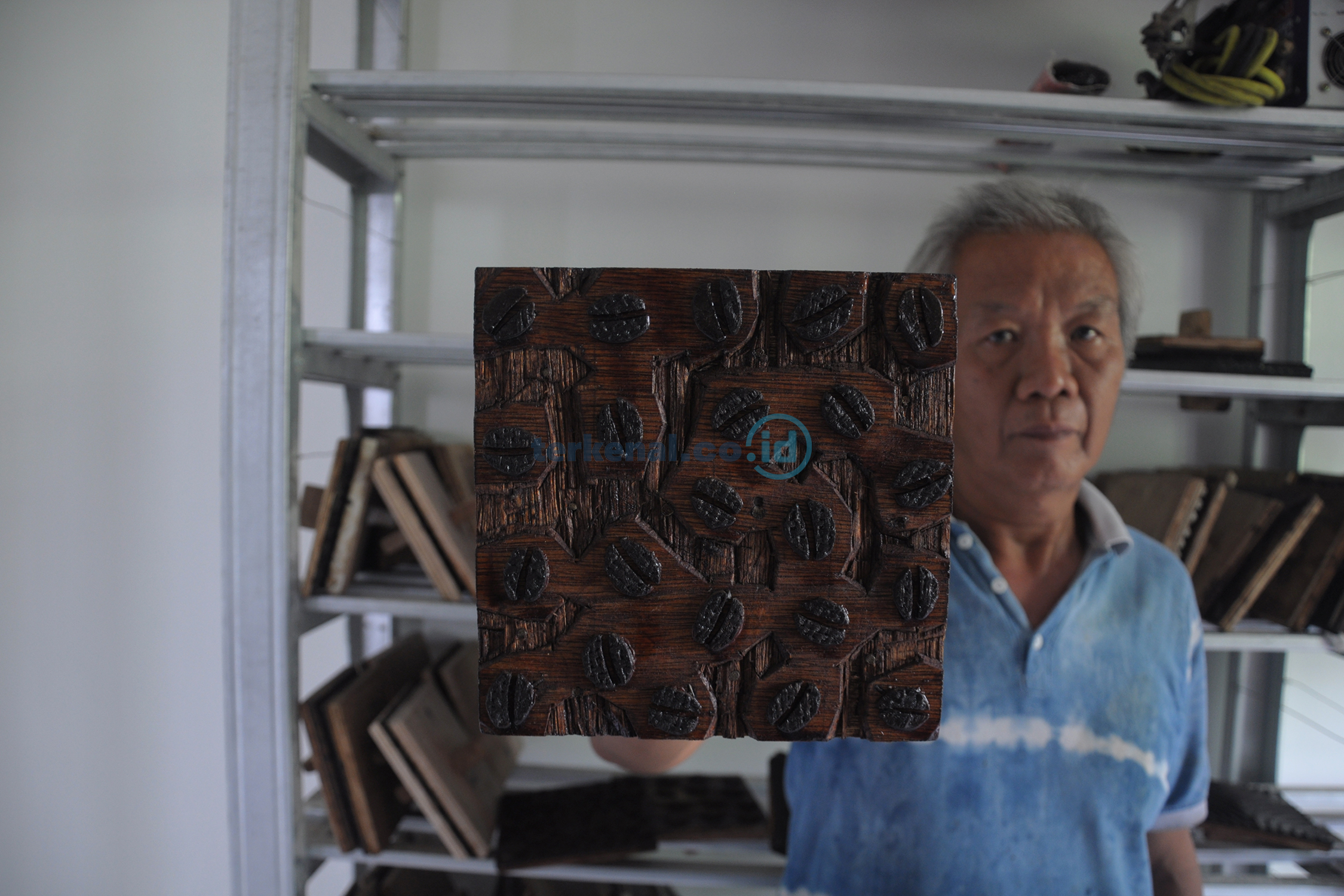 FOTO: Pembuatan Batik Cap Warna Alam 11 Cap Warna Alam Kevin MA 02
