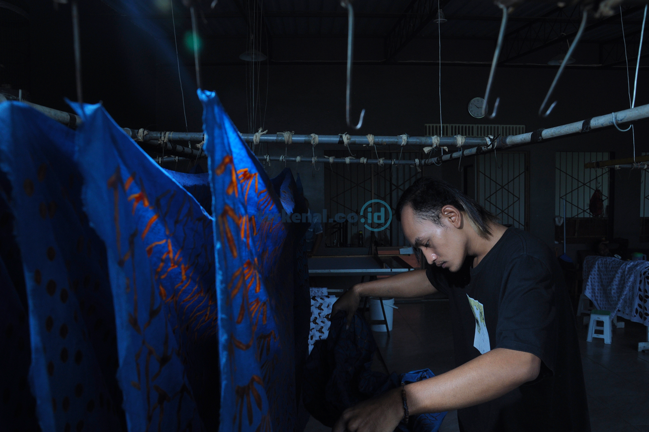 FOTO: Pembuatan Batik Cap Warna Alam 5 Cap Warna Alam Kevin MA 08