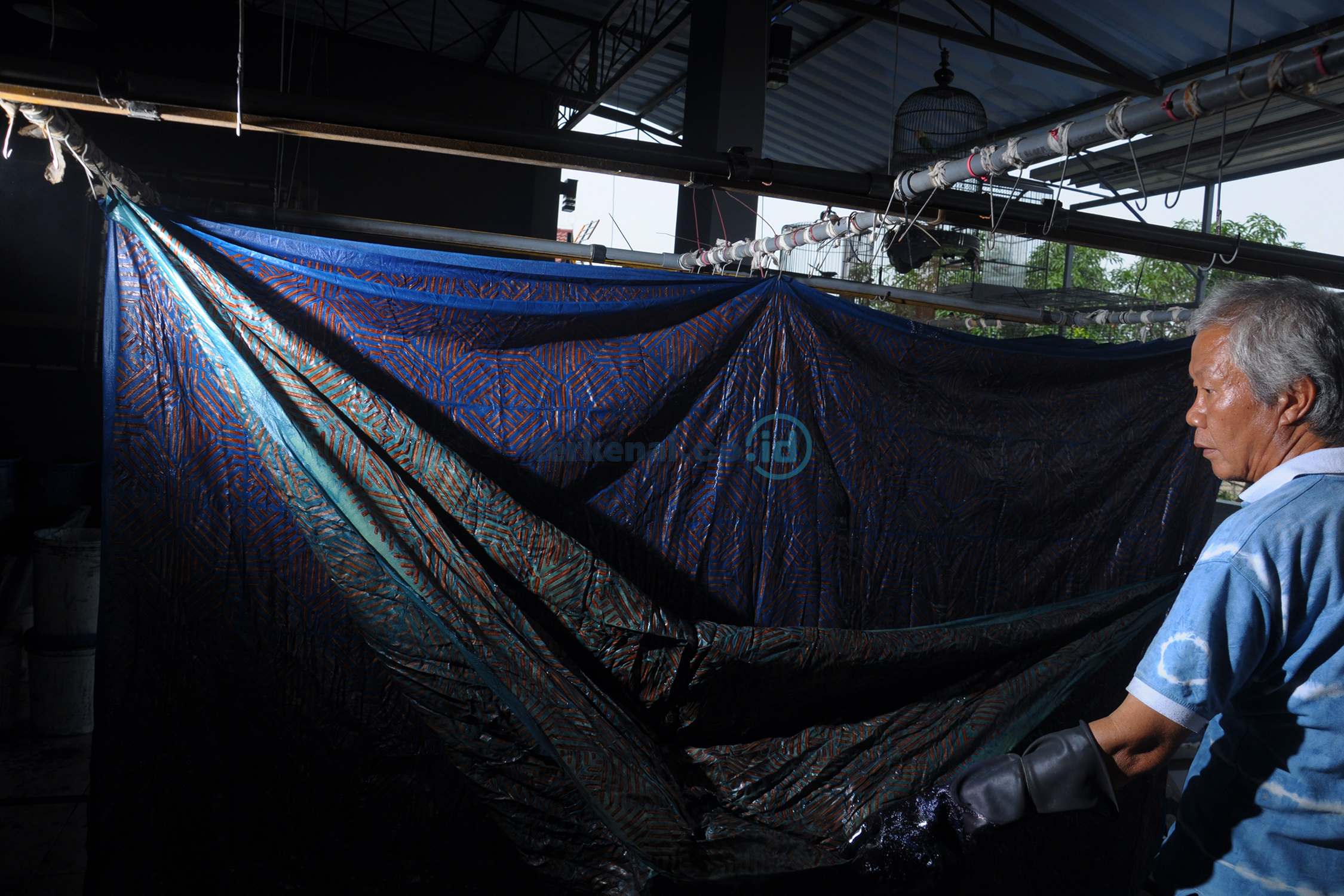 FOTO: Pembuatan Batik Cap Warna Alam 3 Cap Warna Alam Kevin MA 10